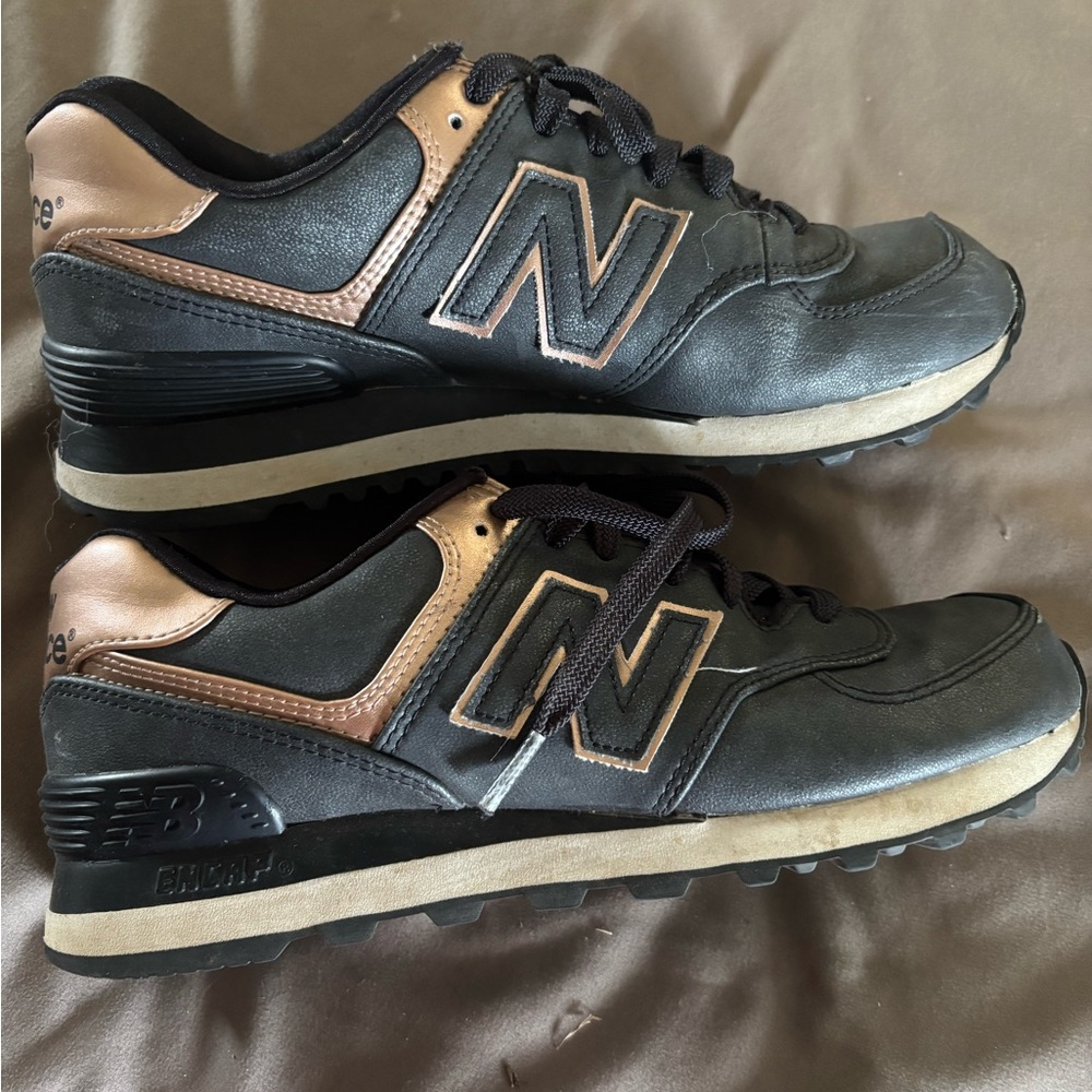 Black and rose gold new balance 574